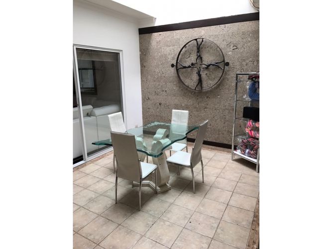 Casa de 12 alcobas en venta en Pampa Linda, Cali, 282 m² · foto 7 de 21