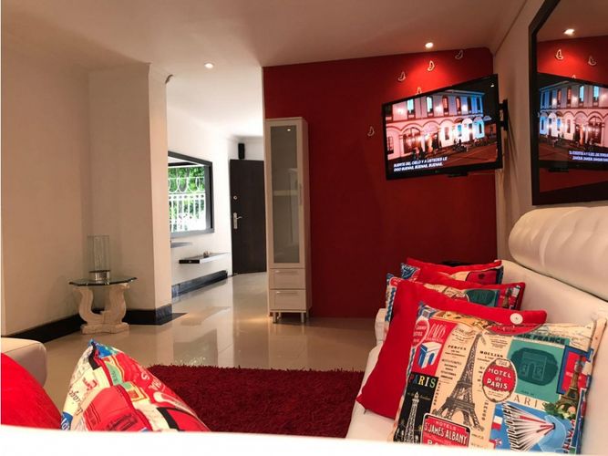 Casa de 12 alcobas en venta en Pampa Linda, Cali, 282 m² · foto 11 de 21