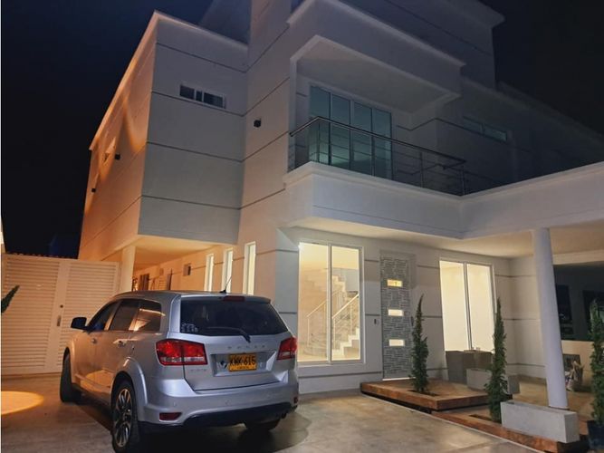 Casa de 6 alcobas en venta en Las Mercedes, Jamundí, 460 m² · foto 3 de 16