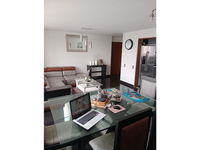 Apartamento en venta en Los Cambulos, Cali · foto 2 de 16