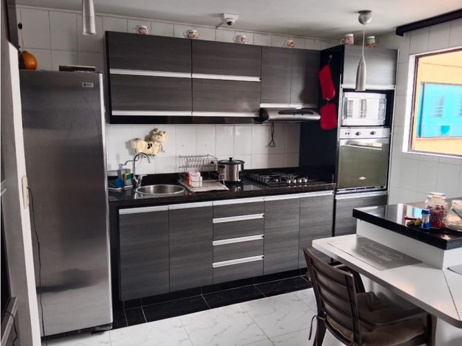 Apartamento en venta en Los Cambulos, Cali · foto 4 de 16