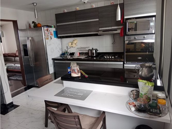 Apartamento en venta en Los Cambulos, Cali · foto 5 de 16