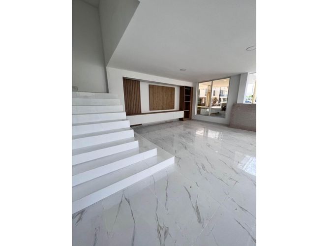 Casa de 4 alcobas en venta en La Morada, Jamundí, 325 m² · foto 9 de 10