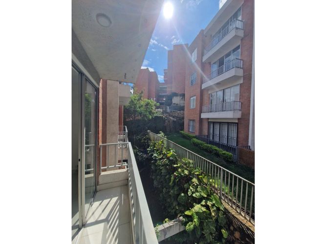 Apartamento de 2 alcobas en venta en Menga, Cali, 58 m² · foto 3 de 16
