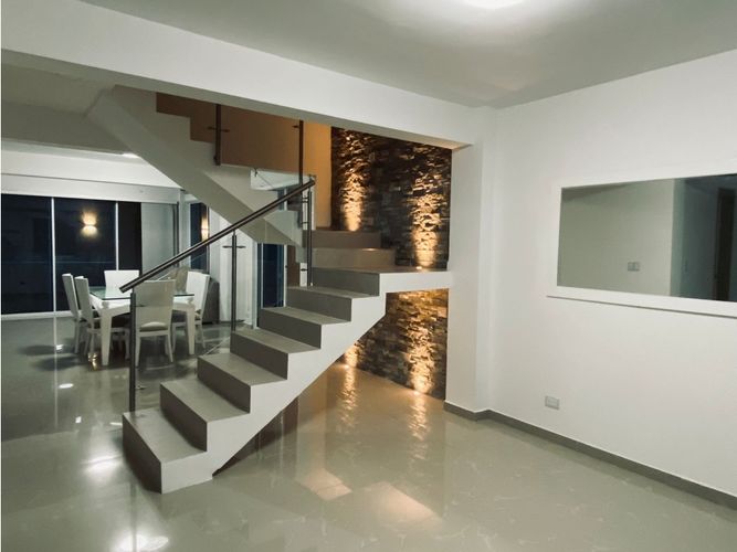 Casa de 4 alcobas en venta en Las Mercedes, Jamundí, 388 m² · foto 2 de 17