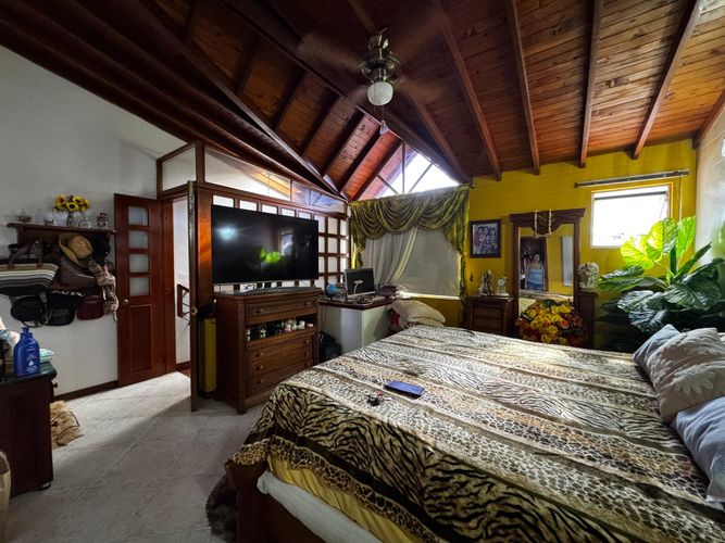 Casa de 4 alcobas en venta en La Mota, Medellín, 190 m² · foto 16 de 22