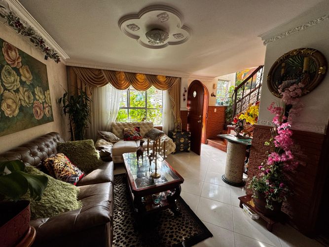 Casa de 4 alcobas en venta en La Mota, Medellín, 190 m² · foto 3 de 22