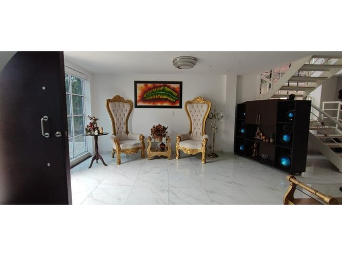 Casa de 3 alcobas en venta en La Hacienda, Cali, 315 m² · foto 2 de 12