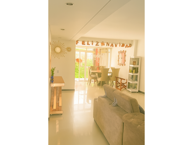 Casa de 4 alcobas en venta en El Castillo, Jamundí, 137 m² · foto 2 de 15