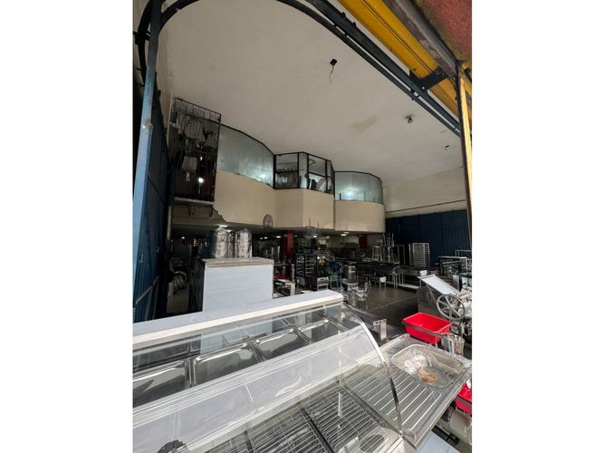 Casa de 7 alcobas en venta en Obrero, Cali, 676 m² · foto 2 de 24