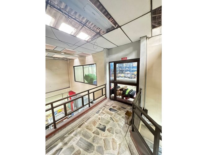 Casa de 7 alcobas en venta en Obrero, Cali, 676 m² · foto 3 de 24