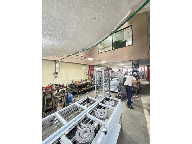 Casa de 7 alcobas en venta en Obrero, Cali, 676 m² · foto 8 de 24