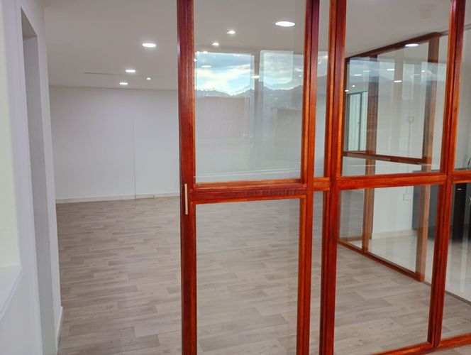 Oficina en arriendo en El Poblado, Medellín, 76 m² · foto 7 de 11