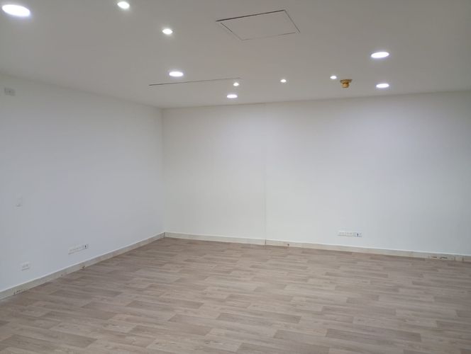 Oficina en arriendo en El Poblado, Medellín, 76 m² · foto 4 de 11