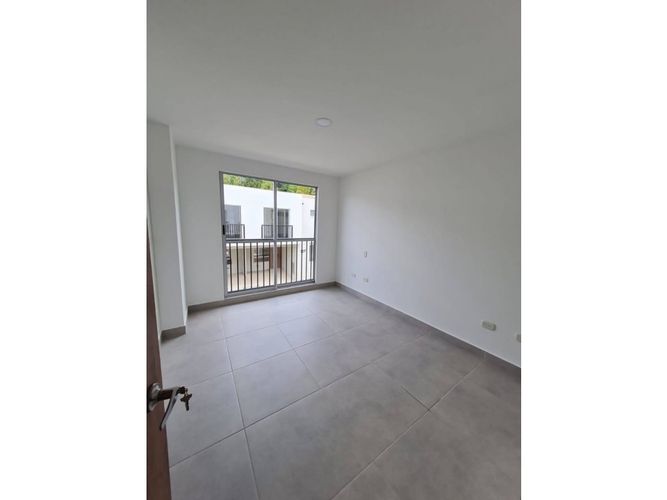 Casa de 3 alcobas en venta en Ciudad Country, Jamundí, 102 m² · foto 4 de 10
