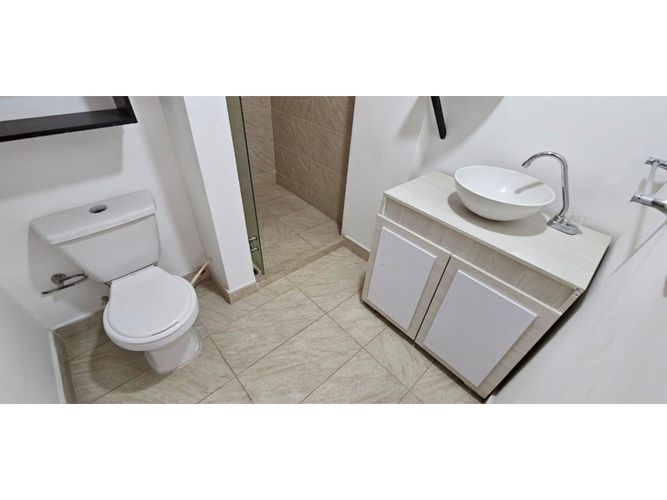 Edificio en venta en Santa Teresita, Cali, 1210 m² · foto 5 de 24