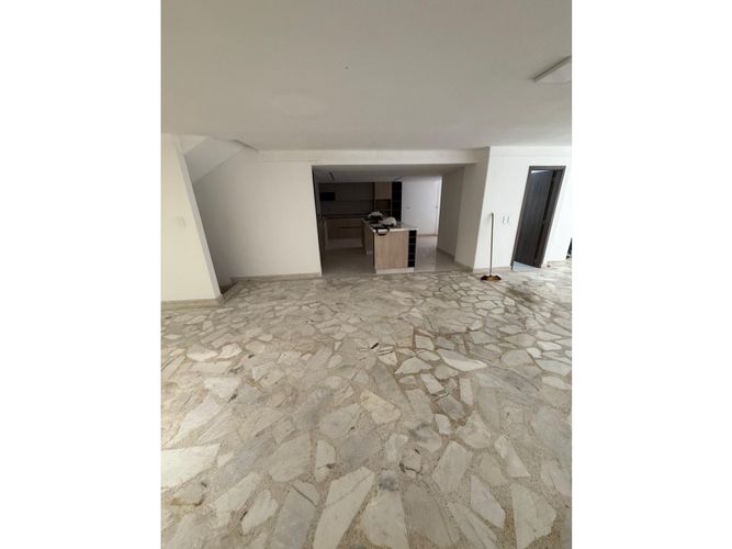 Casa de 5 alcobas en venta en El Ingenio, Cali, 520 m² · foto 3 de 22