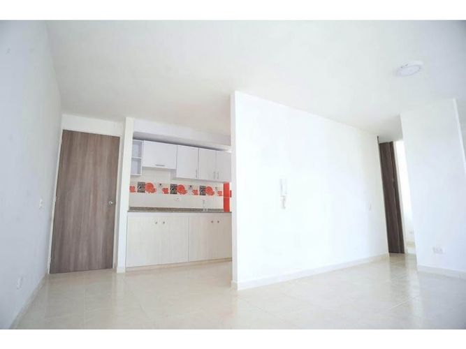 Apartamento de 2 alcobas en venta en Cr. Los Naranjos, Jamundí, 62 m² · foto 3 de 14