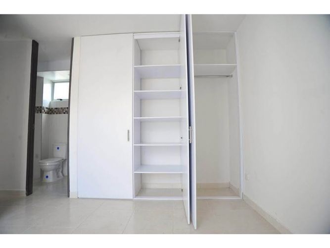 Apartamento de 2 alcobas en venta en Cr. Los Naranjos, Jamundí, 62 m² · foto 5 de 14
