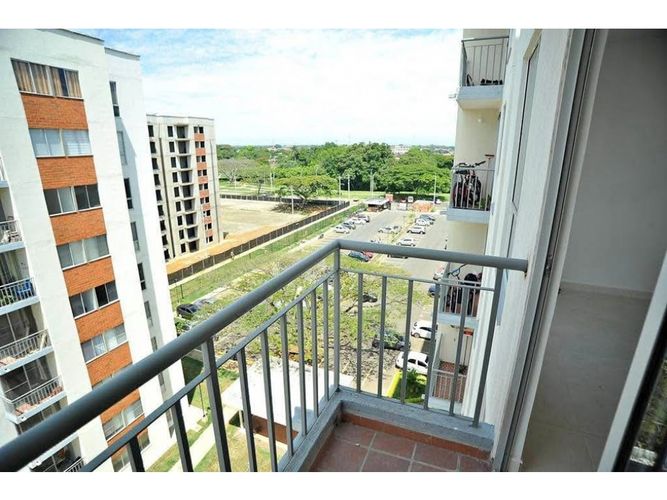 Apartamento de 2 alcobas en venta en Cr. Los Naranjos, Jamundí, 62 m² · foto 7 de 14