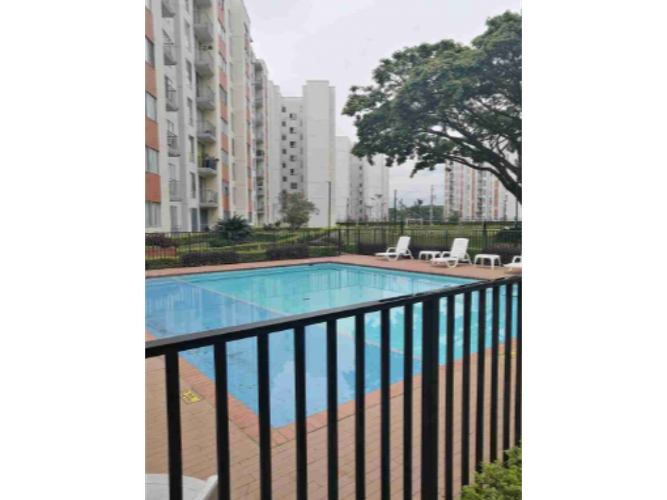 Apartamento de 2 alcobas en venta en Cr. Los Naranjos, Jamundí, 62 m² · foto 8 de 14