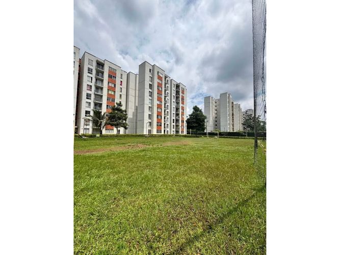 Apartamento de 2 alcobas en venta en Cr. Los Naranjos, Jamundí, 62 m² · foto 11 de 14