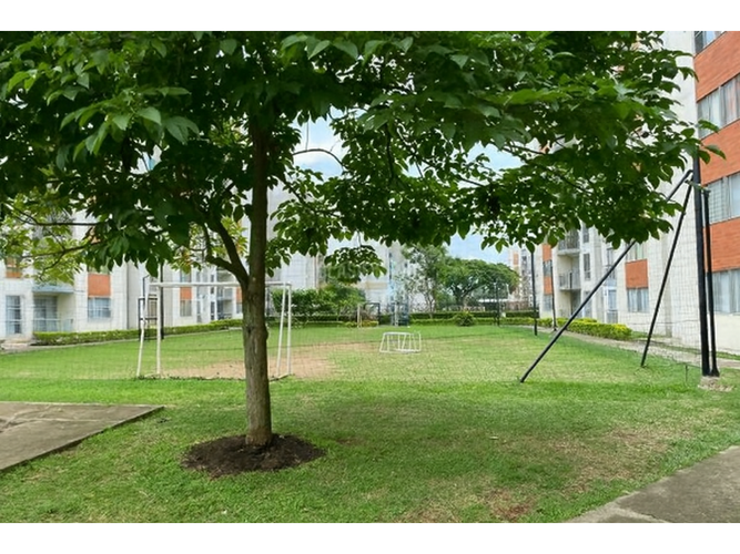 Apartamento de 2 alcobas en venta en Cr. Los Naranjos, Jamundí, 62 m² · foto 12 de 14
