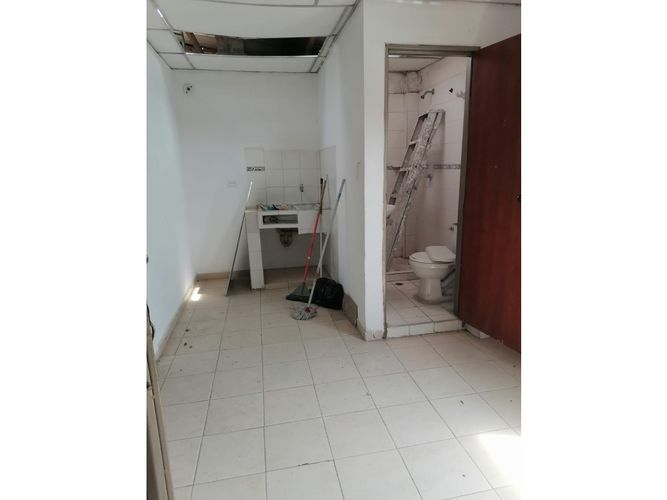 Casa de 18 alcobas en venta en Belalcazar, Cali, 766 m² · foto 8 de 10