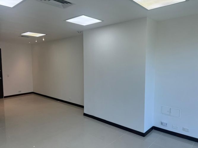 Oficina en arriendo en Los Naranjos, Medellín, 34 m² · foto 10 de 15