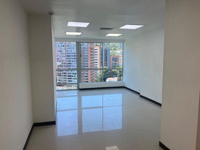Oficina en arriendo en Los Naranjos, Medellín, 34 m² · foto 4 de 15