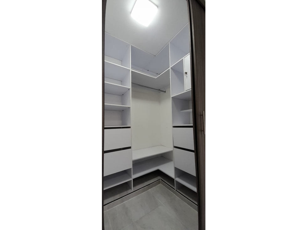 Apartamento en venta en Valle Del Lili, Cali · foto 12 de 17