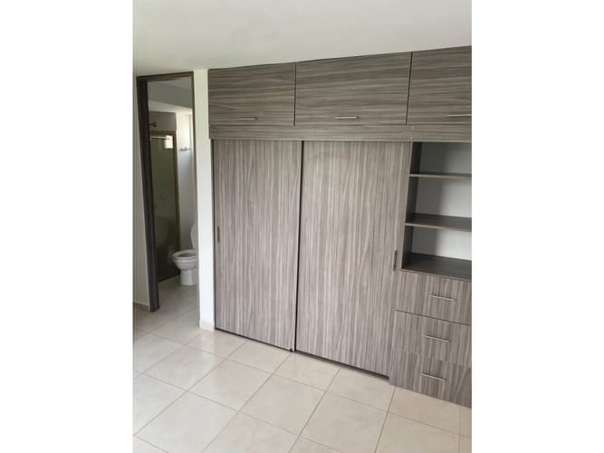 Apartamento de 2 alcobas en venta en Cr. Los Naranjos, Jamundí, 62 m² · foto 6 de 19