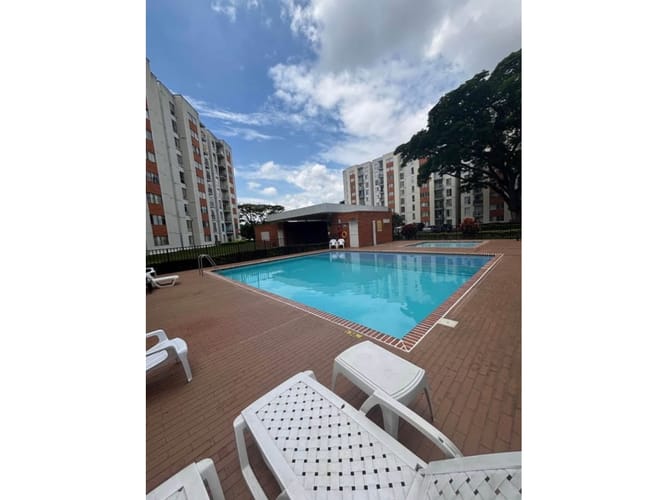 Apartamento de 2 alcobas en venta en Cr. Los Naranjos, Jamundí, 62 m² · foto 13 de 19