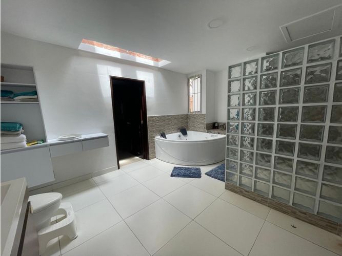 Casa de 6 alcobas en venta en Pance, Cali, 480 m² · foto 9 de 24