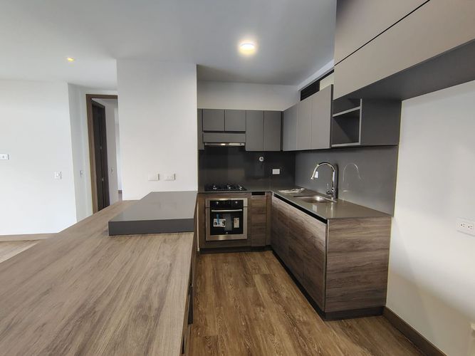 Apartamento de 2 alcobas en arriendo en El Poblado, Medellín, 95 m² · foto 5 de 18