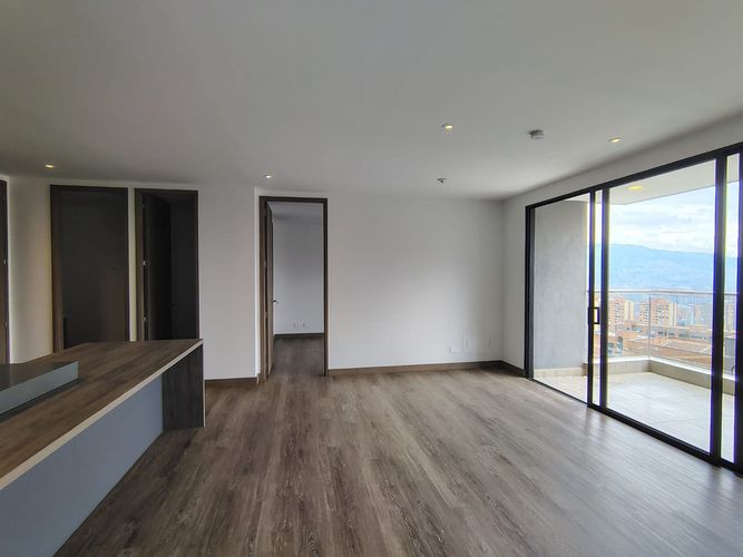 Apartamento de 2 alcobas en arriendo en El Poblado, Medellín, 95 m² · foto 3 de 18