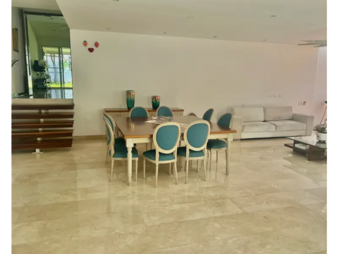 Casa de 3 alcobas en venta en Ciudad Country, Cali, 330 m² · foto 2 de 8
