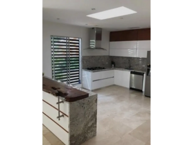 Casa de 3 alcobas en venta en Ciudad Country, Cali, 330 m² · foto 3 de 8