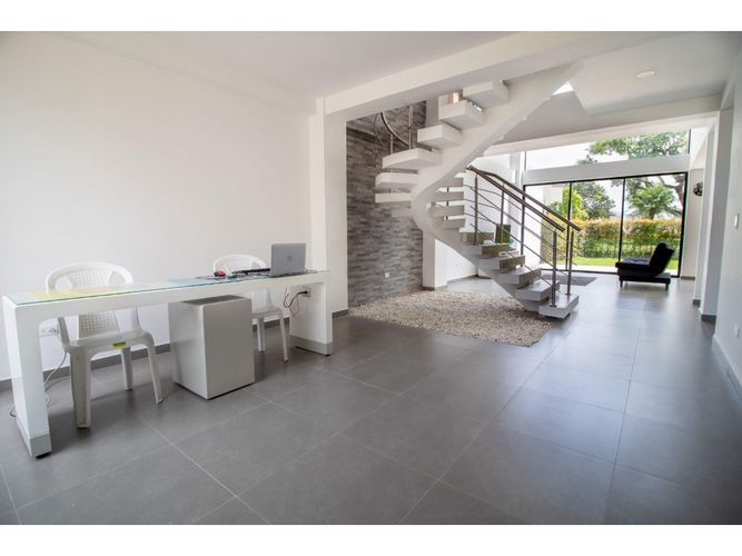 Casa de 4 alcobas en venta en Las Mercedes, Jamundí, 280 m² · foto 4 de 24