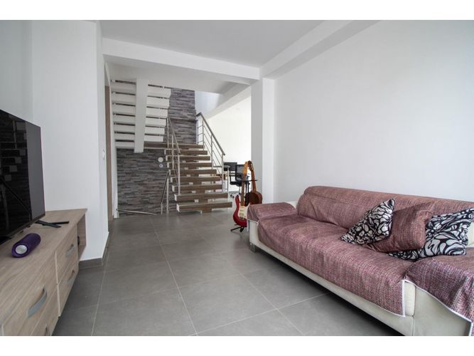 Casa de 4 alcobas en venta en Las Mercedes, Jamundí, 280 m² · foto 5 de 24