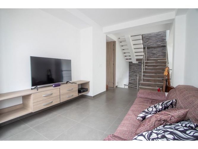Casa de 4 alcobas en venta en Las Mercedes, Jamundí, 280 m² · foto 6 de 24