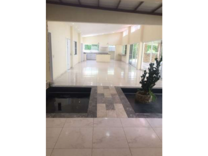 Casa de 3 alcobas en venta en Las Mercedes, Jamundí, 360 m² · foto 2 de 24