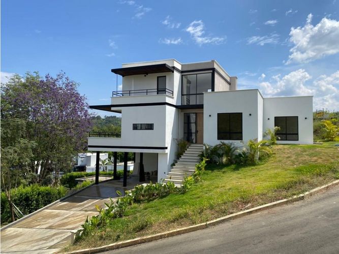 Casa de 4 alcobas en venta en Las Mercedes, Jamundí, 310 m² · foto 2 de 21