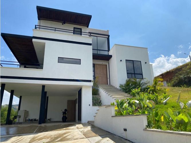 Casa de 4 alcobas en venta en Las Mercedes, Jamundí, 310 m² · foto 3 de 21