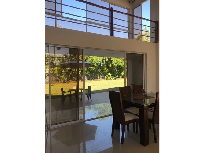 Casa de 4 alcobas en venta en Las Mercedes, Jamundí, 340 m² · foto 2 de 7