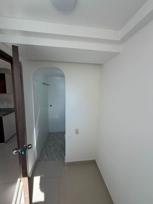 Apartamento de 3 alcobas en venta en Guayacanes, Floridablanca, 88 m² · foto 6 de 17