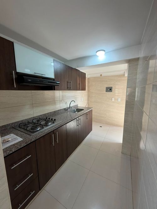 Apartamento de 3 alcobas en venta en Guayacanes, Floridablanca, 88 m² · foto 7 de 17
