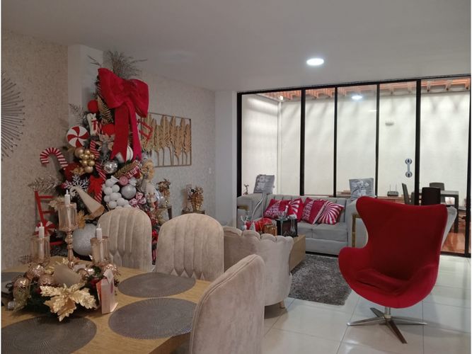 Casa de 4 alcobas en venta en Alfaguara, Jamundí, 296 m² · foto 3 de 24