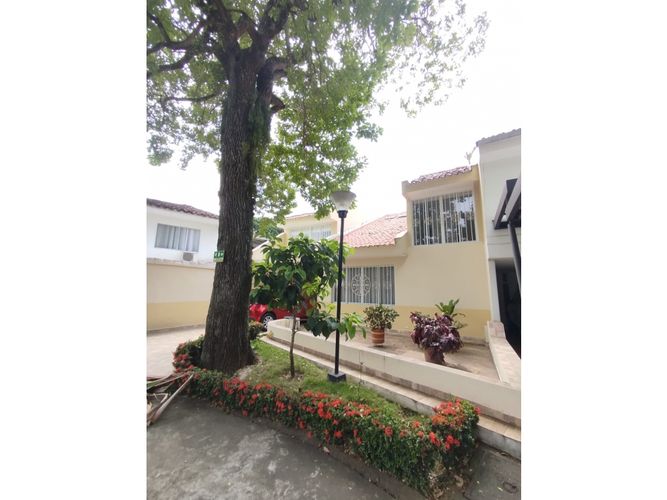 Casa de 6 alcobas en venta en El Limonar, Cali, 160 m² · foto 3 de 24