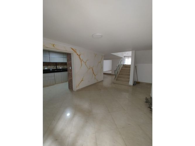 Casa de 6 alcobas en venta en El Limonar, Cali, 160 m² · foto 5 de 24